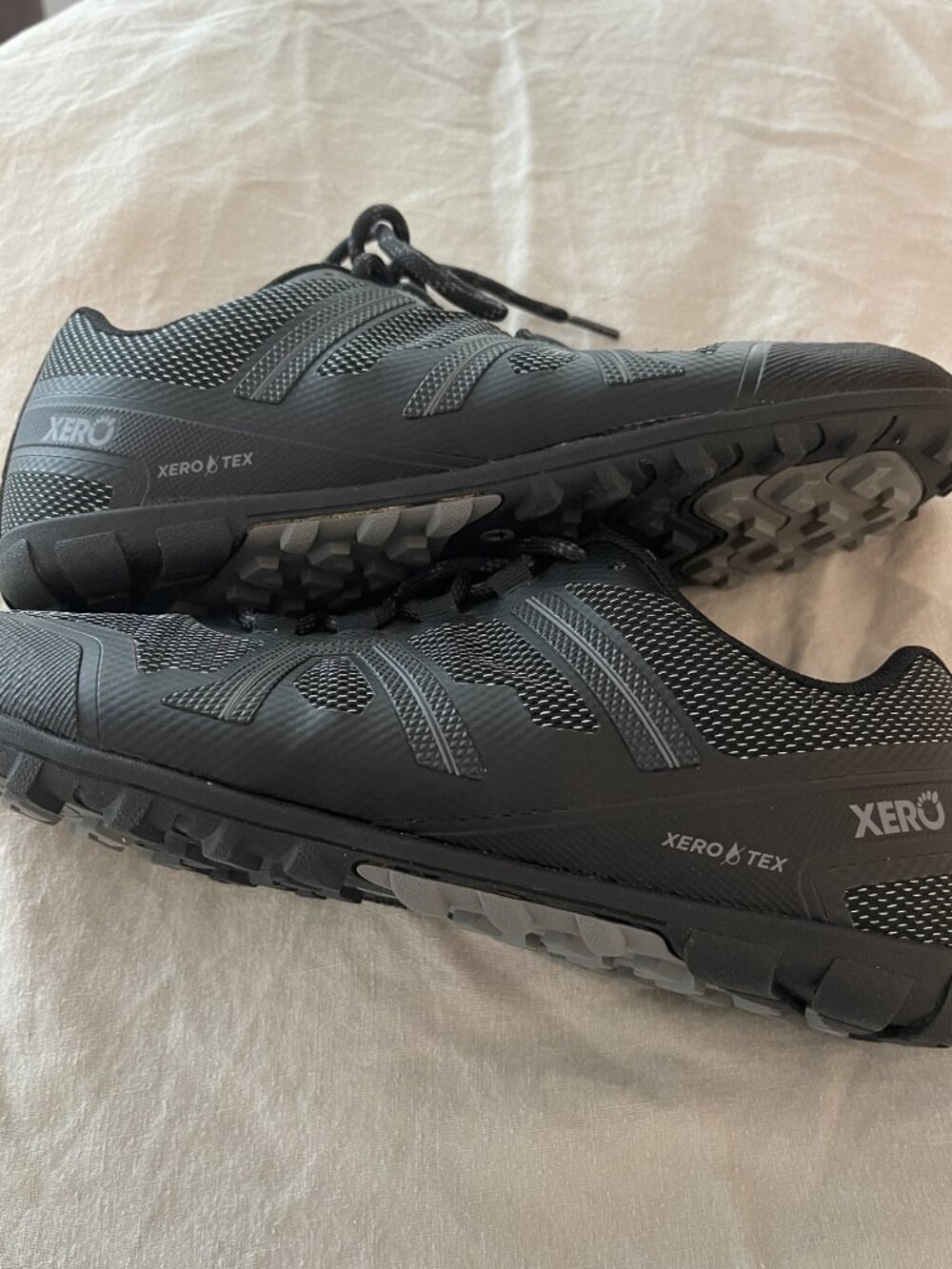 Xero Men's Waterproof Black Hiking and Casual wear shoes Size 11.5 US - Picture 2 of 4